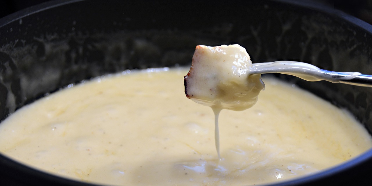 Schweizer Käse-Fondue-Abend mit viel Weißwein