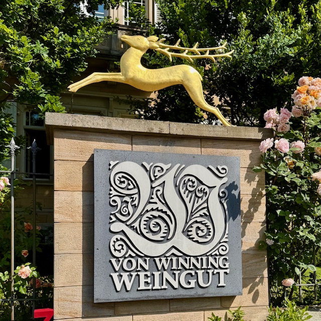 Pfälzer Weingut von Winning zu Gast